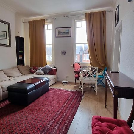 Extra Large One Bedroom Flat With Parking Лондон Екстер'єр фото