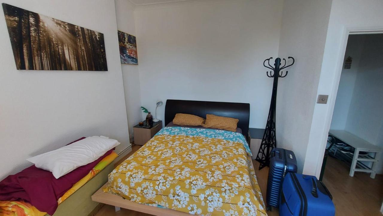 Extra Large One Bedroom Flat With Parking Лондон Екстер'єр фото