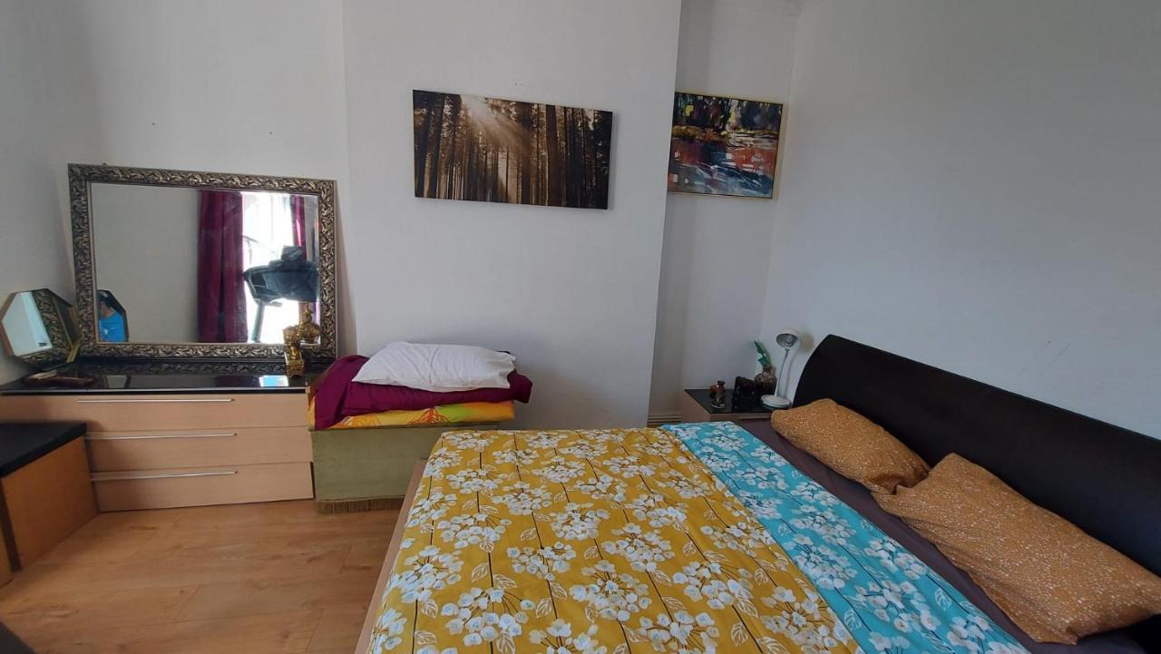 Extra Large One Bedroom Flat With Parking Лондон Екстер'єр фото