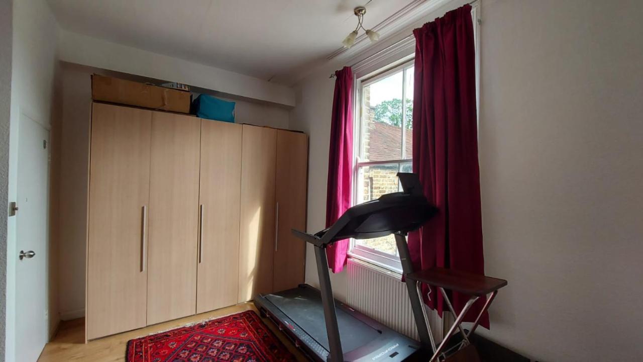 Extra Large One Bedroom Flat With Parking Лондон Екстер'єр фото